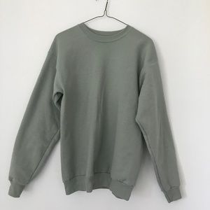 Hanes crewneck pullover sweatshirt